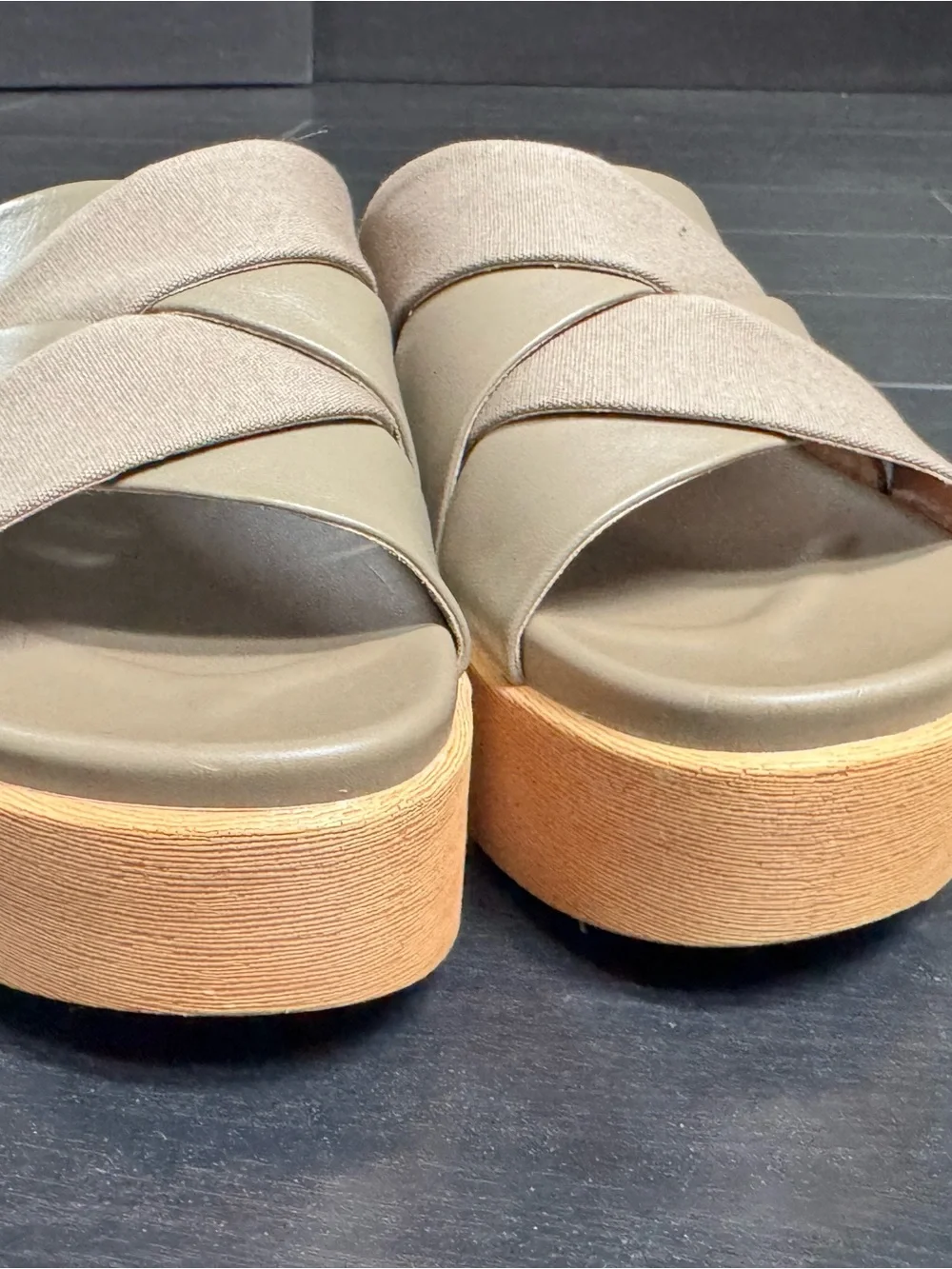 Lucky Brand Women's Taupe Platform Slide Sandals size 8
